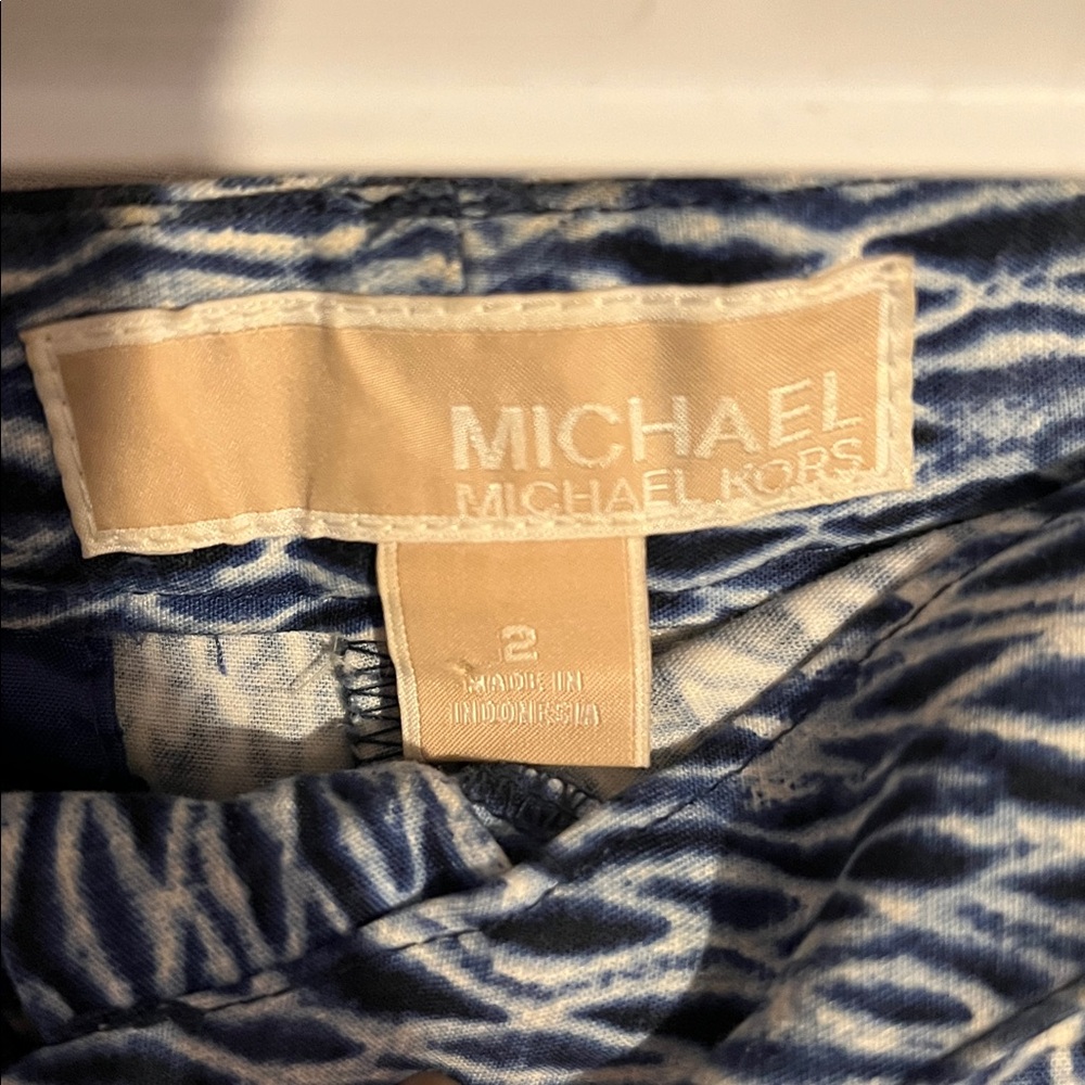 MK Water Design Shorts - Picture 5 of 6